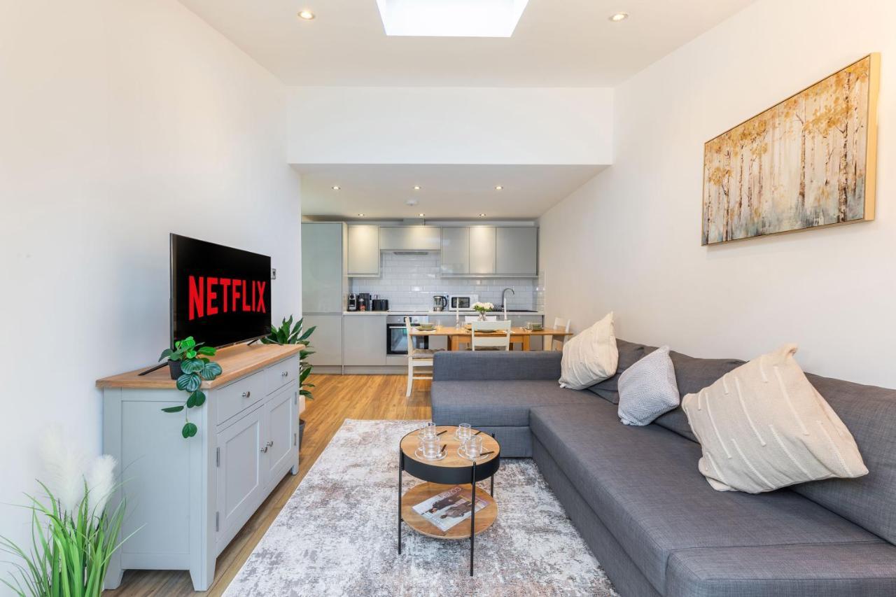 Three-Bedroom Bliss In London Town 외부 사진